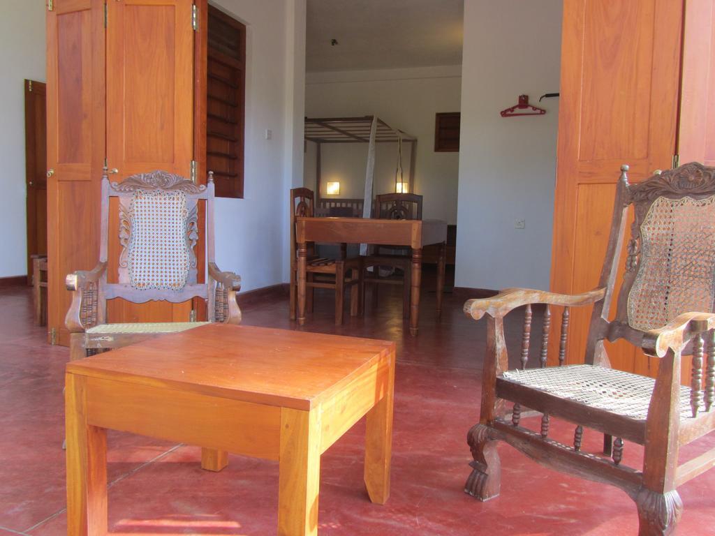 Peacock Land Hotel Tangalle Ruang foto